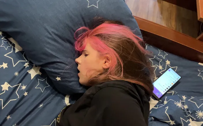 BubbleGum: My Girlfriend Is Addicted to Smoking and Her Favorite Dick