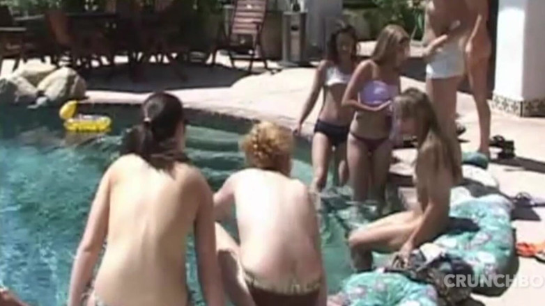 Bitch Girl Video: Puttana scopata cruda da sorpresa di sborrata dentro anale