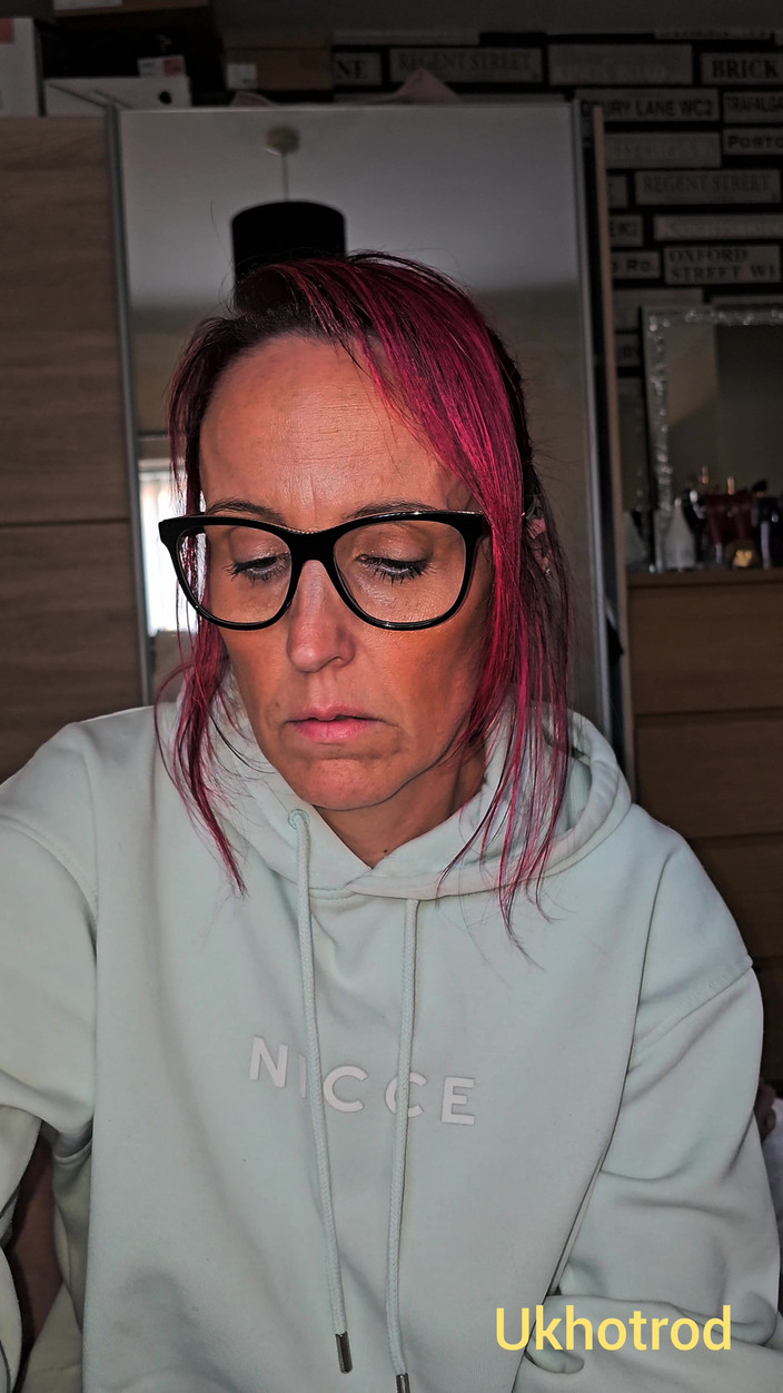 UK Hotrod: Hablar sucio con extraño en el cubículo del baño del...