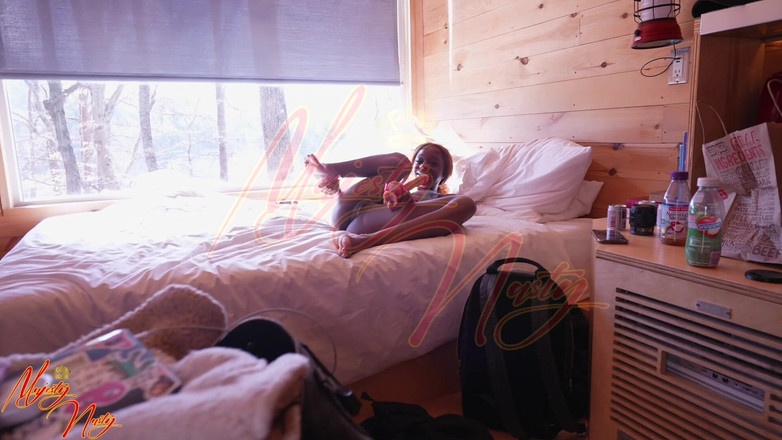 Majesty Nasty: Cabin trong rừng