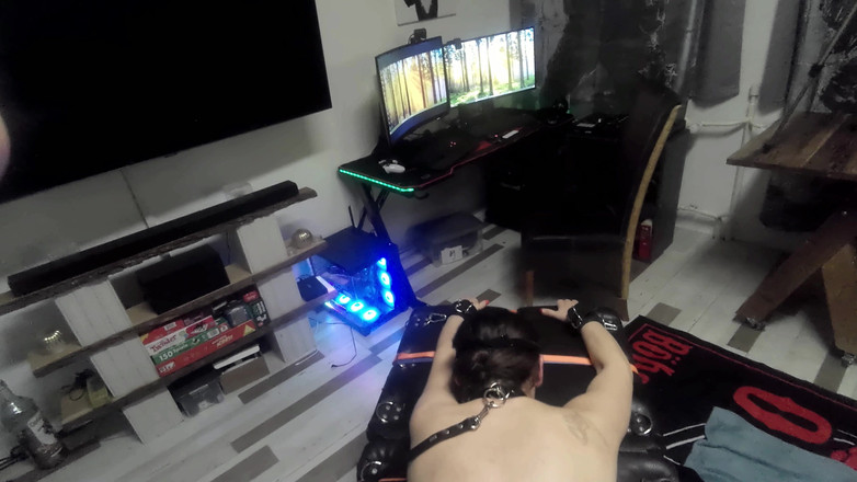 FuckSlave: 从主人的角度看奴隶训练