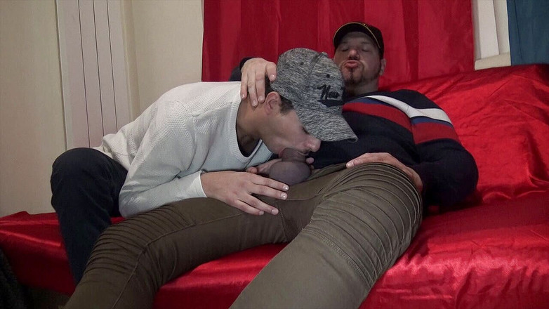 NEW BAREBACK GENERATION 2022: Sam follada a pelo por sexy oso dominante