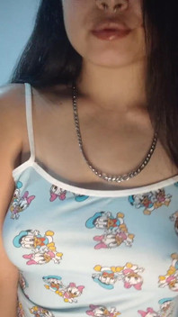 Debora Mendes in Her Pajamas to Spend New Year's Eve