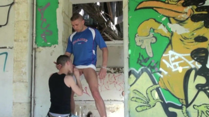AMATOR PORN MADE IN FRANCE: Twink francés follada duro por Jordan Fox al aire libre