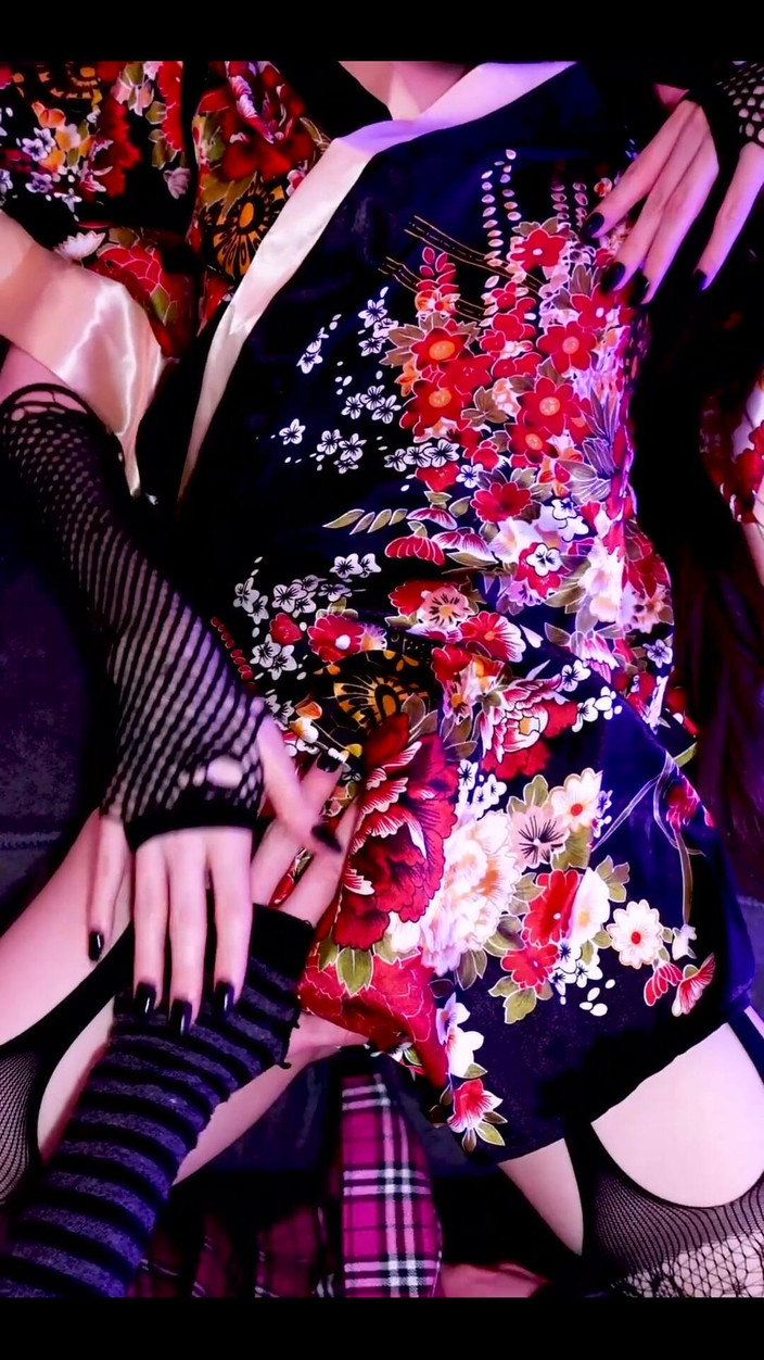 LalaThePala: PUNTO di vista: scopami il mio buco stretto fino a...