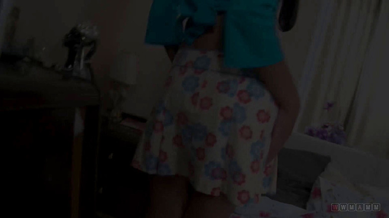 WWMAMM: Il a pressé toute sa grosse bite bien dure dans...