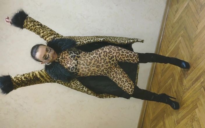 Little pony boy: Asian Sissy Ladyboy in Sexy Leopard Coat and Leopard Suit...