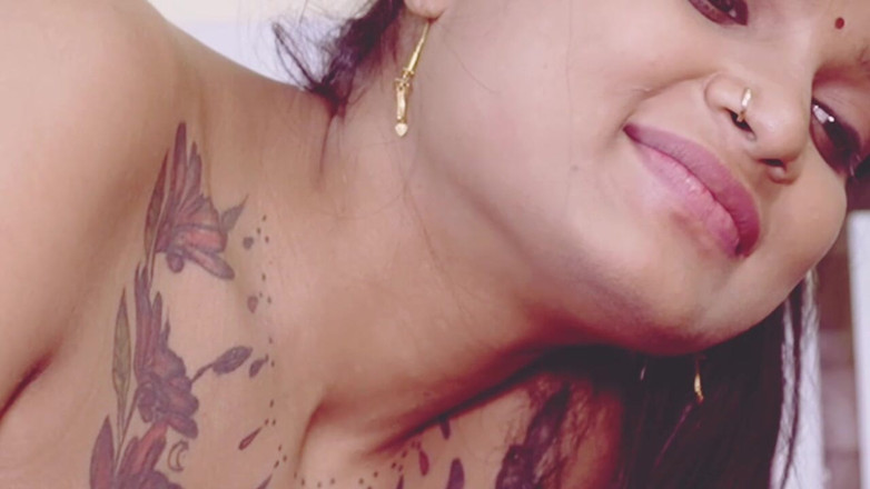 SAWITA BHABHI: Shanu Pratibha e lambeu ela em direção ao vermelho