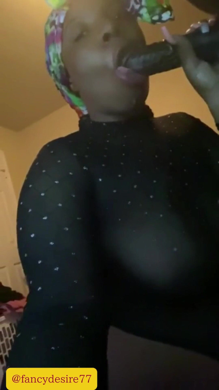 The quickie spot: Mi padrastro se mudó con nosotros y nos divertimos un...