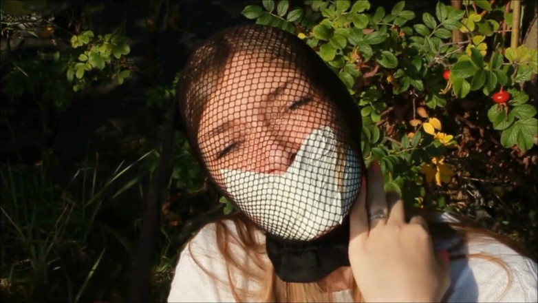 Selfgags classic: Gagged glamour model