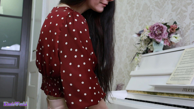 KimisWorld: Piano pedal bơm trong sheer nylons - footplay, giày cao gót...