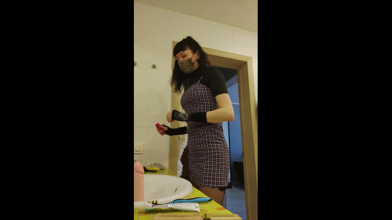 GinnaGg: Dojení toho robertka - sexy milf ginnagg