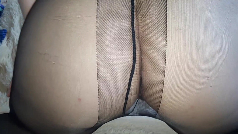 Lux Eva: Genom genomskinliga tights