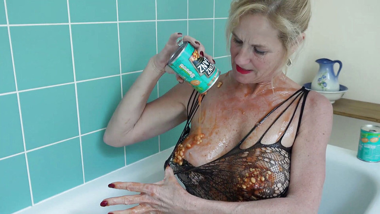 Dirty Doctors Clips: Beanz dalam tab mandi