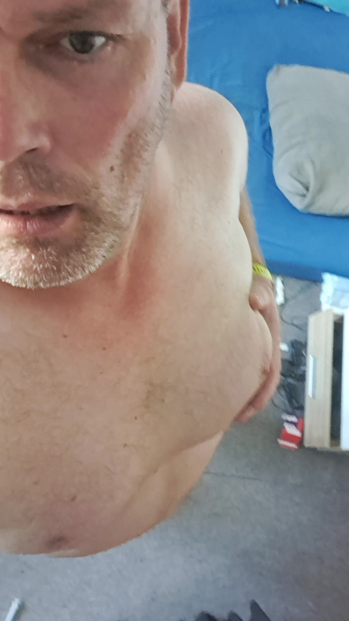 Fickspecht: Hot, Just Too Hot, Like the Bitch