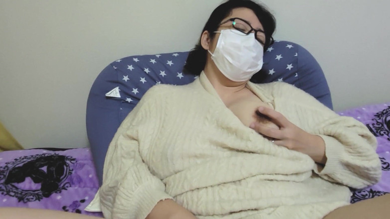 aika: A Married Woman Spreads Her Legs and Masturbates Lewdly