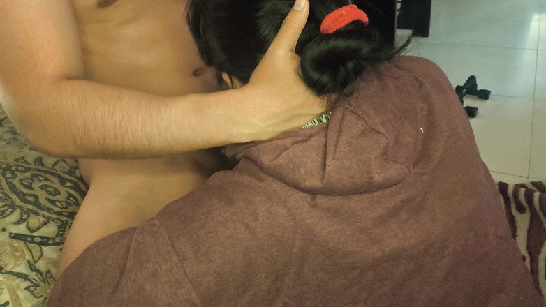 Moo DBOXXX: Moje nevlastní matka miluje sát mého ptáka