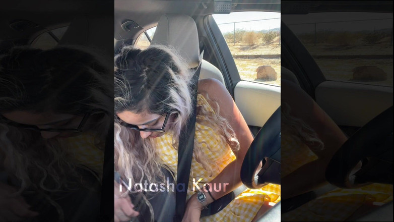 Natasha Kaur: Đấu tranh với dây đeo váy của tôi