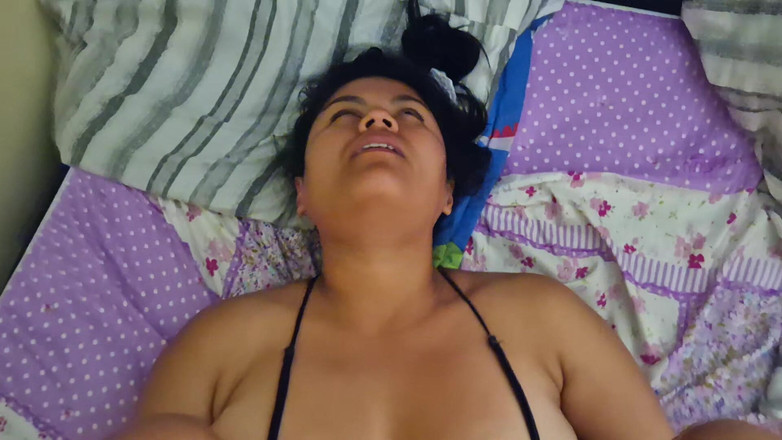 RealAmateuur: Hoteliér mě viděl v krátkých šatech a neváhal a udělal ze...