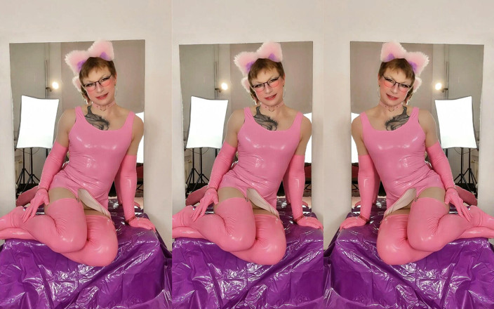 Sissy Adventures VR: Sissy Latex Slut Makes Her Big Cock Cum