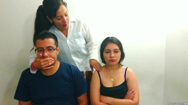 Selfgags Latina Bondage: Hand über mund und klebeband-Therapie für nörgelndes paar!