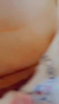 자지를 따먹는 귀여운 털이 무성한 보지 집에서 촬영한 영상. 클로즈업
