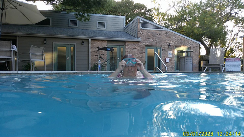 BBW nurse Vicki adventures with friends: Som Under Water Fun with You Sexy Big Beauty Nurse...