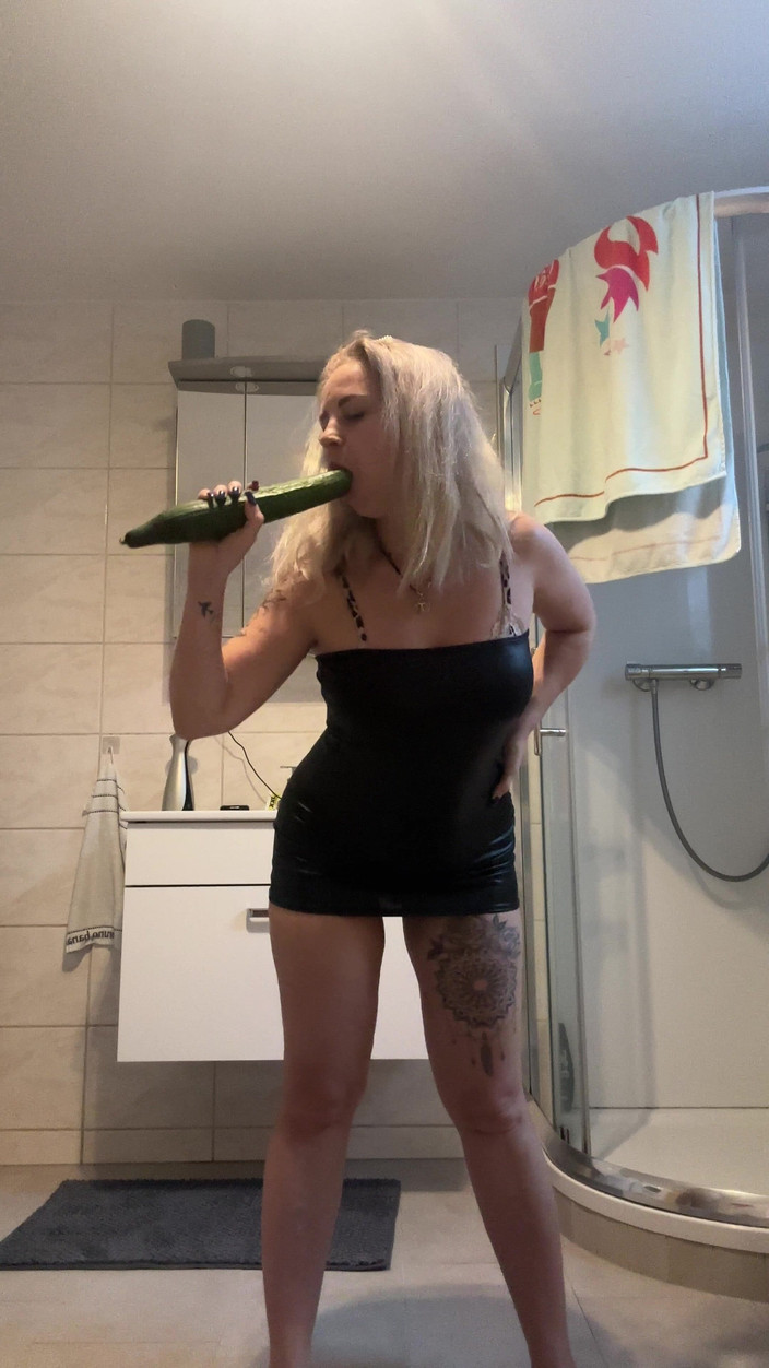 LarisaCum: Cosa vuoi fare con il mio culo?