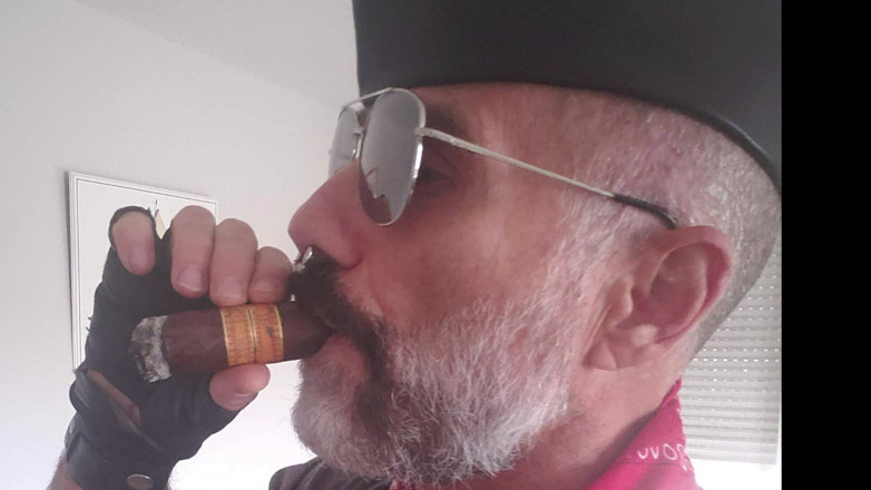 MusclesCigarsFFPig: Tof Cigarporn