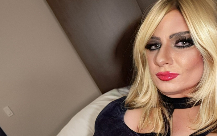 Velvman: Crossdresser v sametových šatech