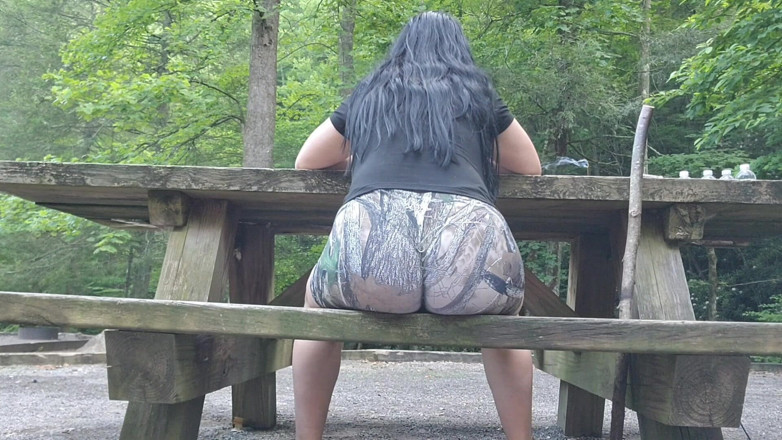 Julia Ryan: Giantess Morning Coffee with a Side of Farts