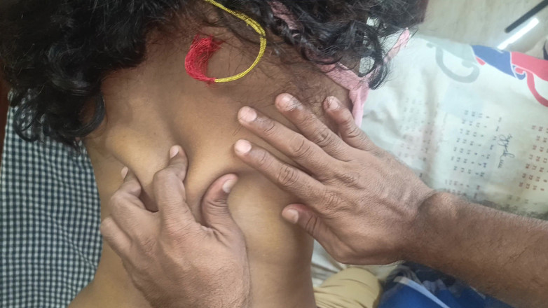 Laxi ammu: Adik tiri beromen panas buatan sendiri