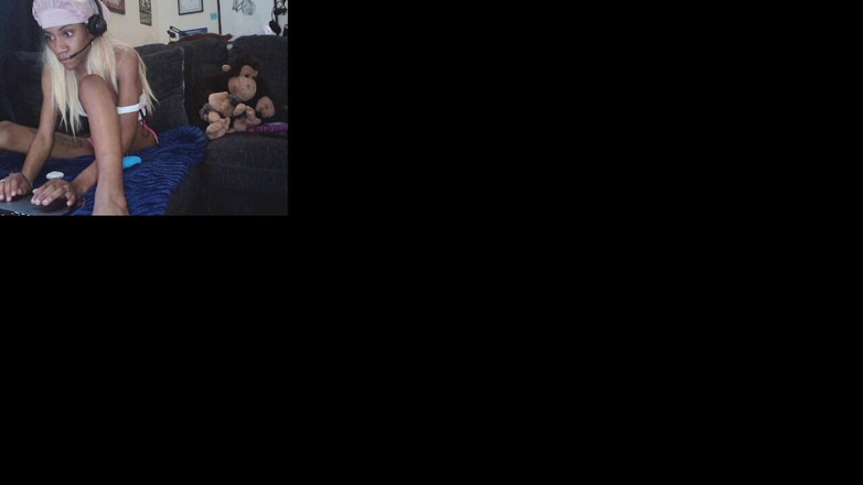 Dani Daley: Primeiro Dedo Do Pau De Volta Na Piscina