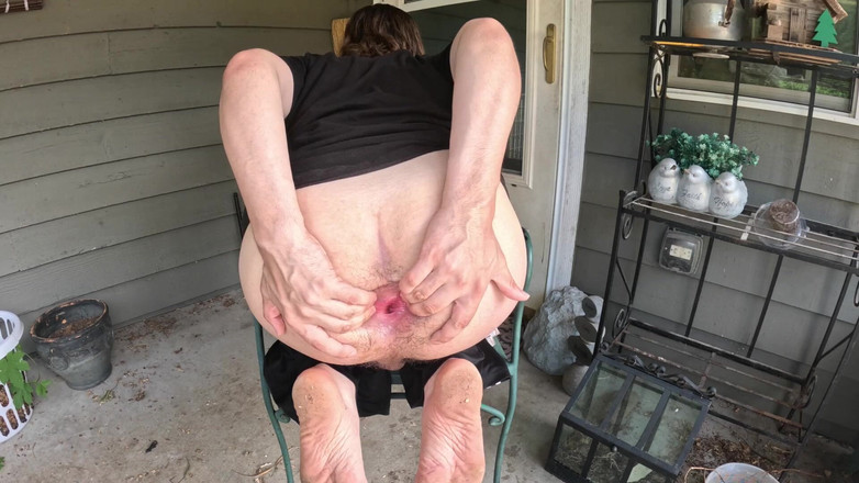 Mr Dimples: Wyszedłem na tylne ganek i zerżnąłem się moim dildem