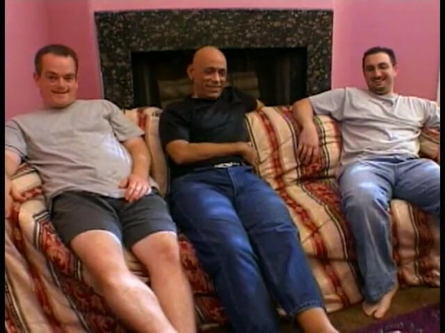 Indian Goddesses: Curva indiană excitată ia o grămadă de scule în găurile ei