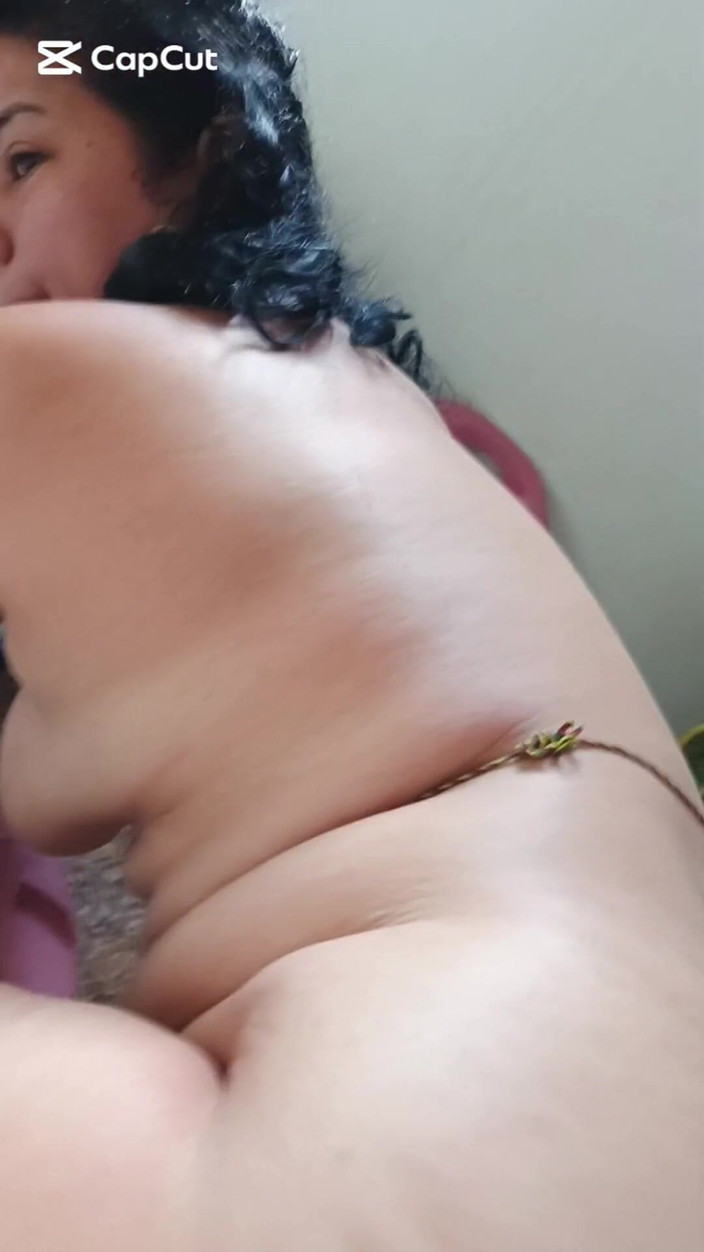 Valkyrieandluigy: La fidanzata latina squirta