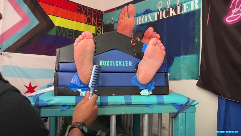 Ticklish Chubs: Matt Lagi Asik Digelitik Sampai Melelahkan