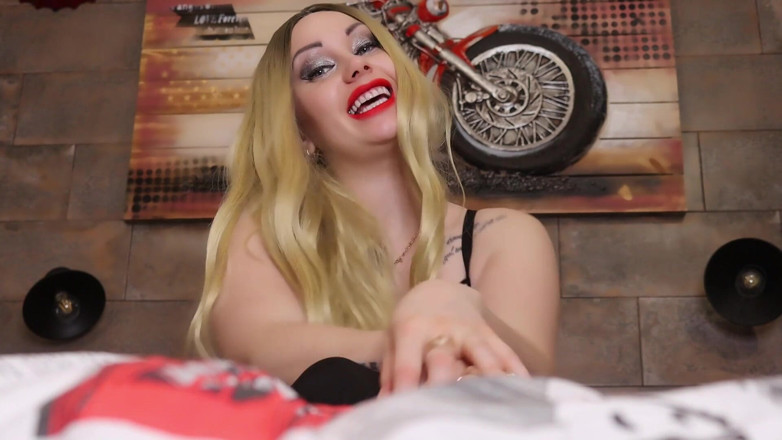 Goddess Misha Goldy: Imagine my feet! Beg me to show you them! Crave...
