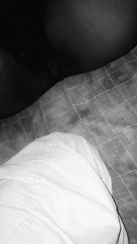 彼女が後背位が大好きだとは信じられないでしょう