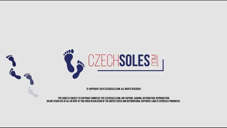 Czech Soles - foot fetish content: Соблазнение ступнями ридди длинными пальцами ног в домашнем любительском видео