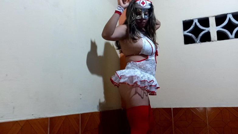 Martin13: 집에서 만든 포르노, 님포매니아 계모의 관능적인 춤