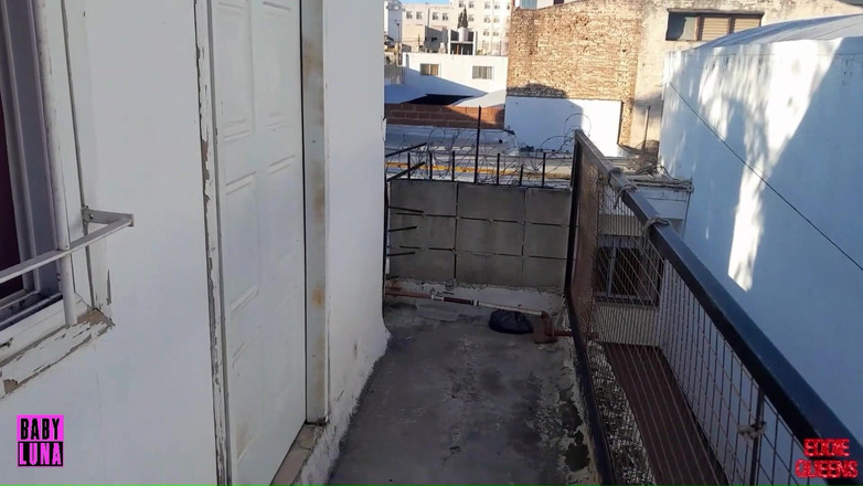 Babyluna939: Saya mengikutinya di rumah hanya untuk menghirup &amp; menyembah ratu ft...