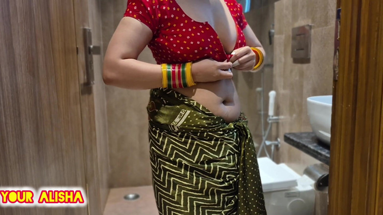Your Alisha: Tìm thấy Bhabhi khỏa thân trong nhà vệ sinh và đụ...