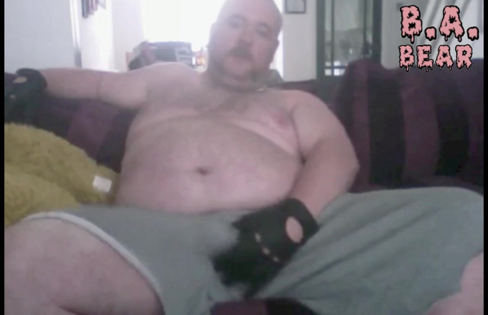 B A Bear: Stepdaddy Wanks in His Black Leather Gloves
