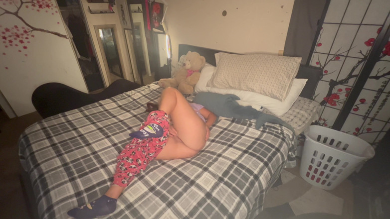 Jack smith: 学生の継娘が自慰行為をしているときに撮影されました