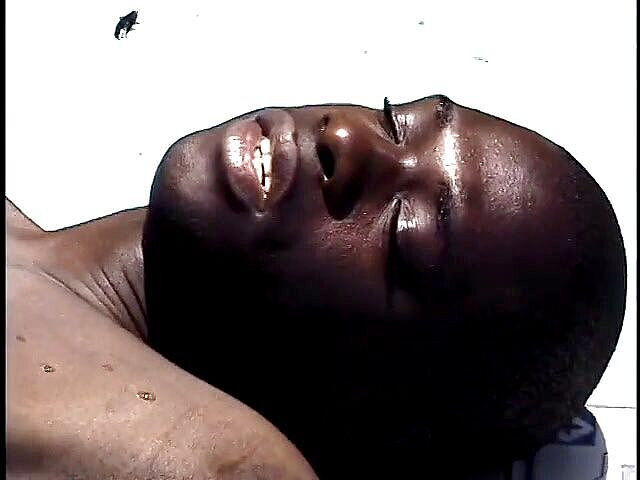 Gays Case: Chocolate brown hunk gets his ass licked in the pool