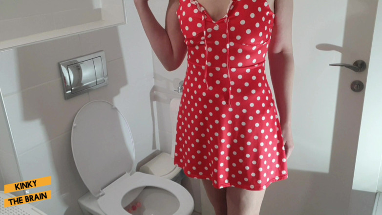 Kinky N the Brain: Неслухняна сеча в трусиках - кольорова версія