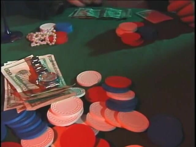 My MILF: 소파에서 펠라 후 털이 무성한 보지에 따먹히는 거유 갈색 머리