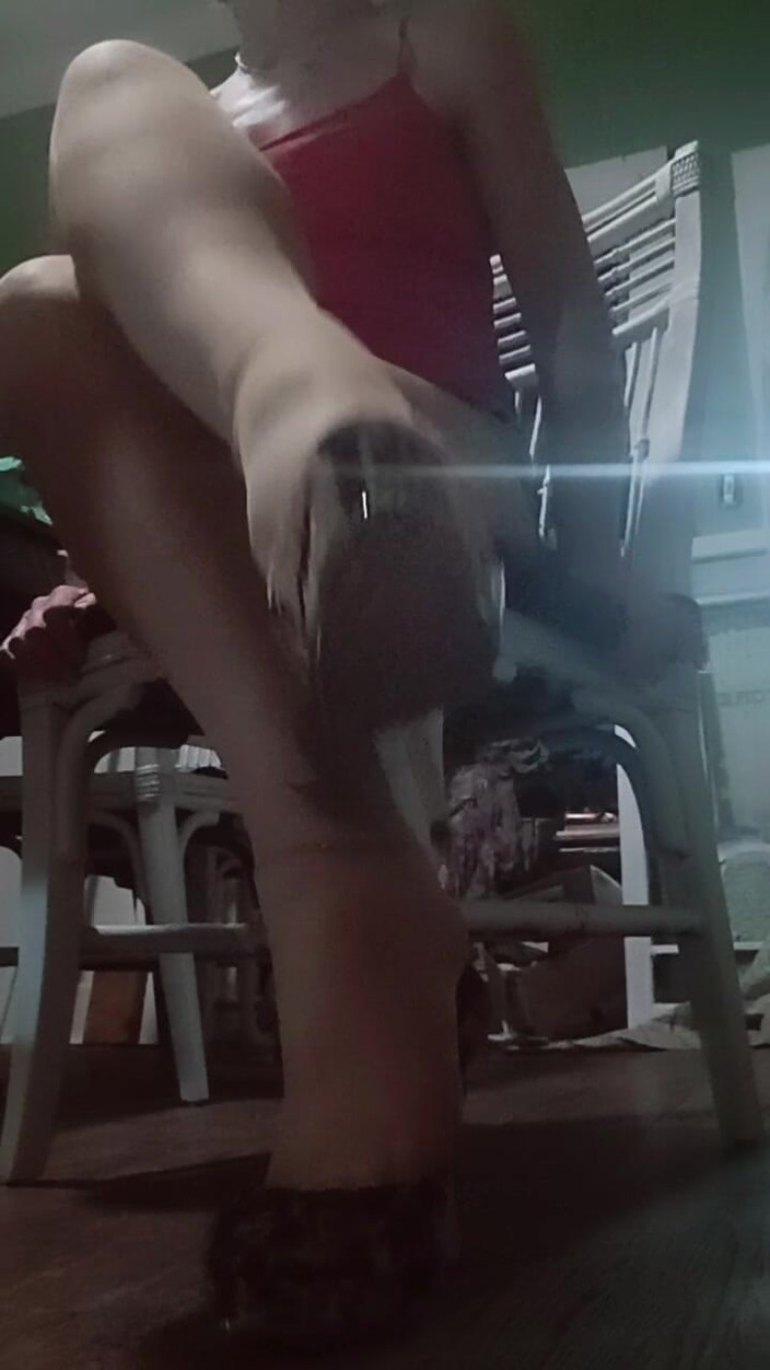 Longtoes45: 이 발 뒤꿈치는 벗어야해