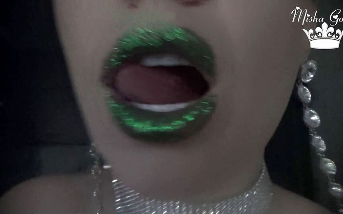 Goddess Misha Goldy: Kom hard klaar op mijn groene glinsterende lippen